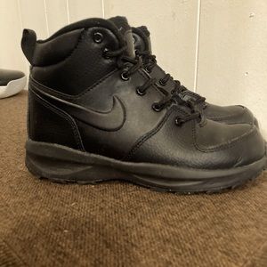 Nike Manoa Boots